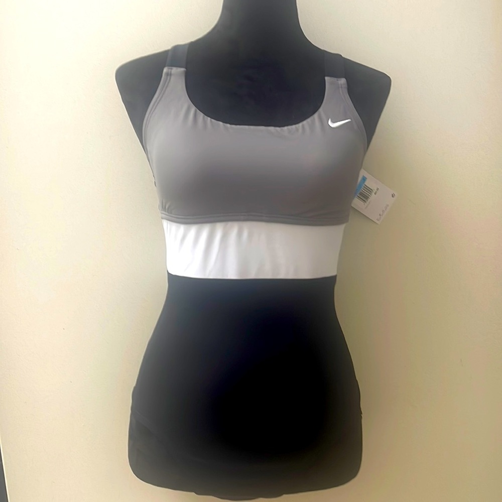 New Nike racer back one piece swimsuit size medium black/white/gray fit size 6